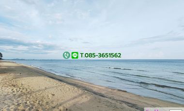 Land for sale by the sea, Thap Sakae, Prachuap Khiri Khan. over 600 m. on private beach. Land size 270 Rai For sale 2.5 million/rai total 675 million baht. 350 km. from Bangkok Only 1 km. from Petchkasem Road to the land