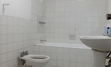 Vendo Departamento amplio en primer piso + cochera carport