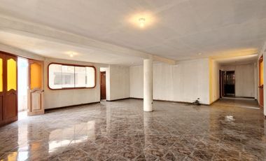 SE ALQUILA CASA COMO TERRENO EN ESQUINA, EN URBANIZACION LOS JAZMINES CALLAO REF CDRA 9 DE AV. BERTELLO