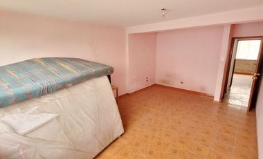 SE ALQUILA CASA COMO TERRENO EN ESQUINA, EN URBANIZACION LOS JAZMINES CALLAO REF CDRA 9 DE AV. BERTELLO