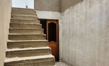 SE ALQUILA CASA COMO TERRENO EN ESQUINA, EN URBANIZACION LOS JAZMINES CALLAO REF CDRA 9 DE AV. BERTELLO