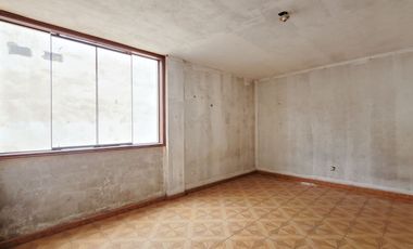 SE ALQUILA CASA COMO TERRENO EN ESQUINA, EN URBANIZACION LOS JAZMINES CALLAO REF CDRA 9 DE AV. BERTELLO