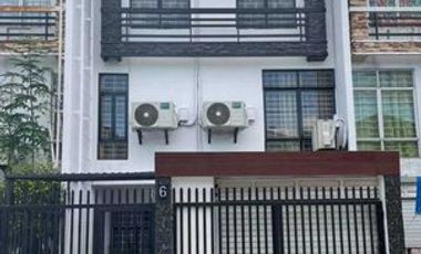 3 Storey Townhouse For Rent/ Sale in Tejeros, Makati City