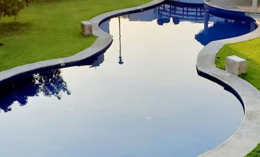 VENTA DE CASA EN EXCLUSIVO RESIDENCIAL CON ALBERCA EN YAUTEPEC, MORELOS