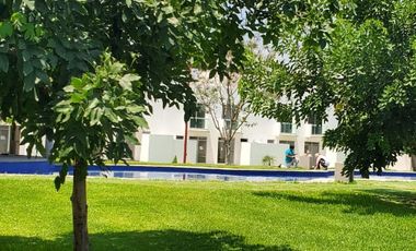 VENTA DE CASA EN EXCLUSIVO RESIDENCIAL CON ALBERCA EN YAUTEPEC, MORELOS