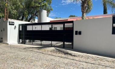 CASA EN VENTA 1 SOLA PLANTA JURIQUILLA EXCELENTE OPORTUNIDAD