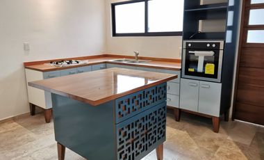 ¡Casa NUEVA! de 4 recámaras, con piscina.