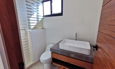 ¡Casa NUEVA! de 4 recámaras, con piscina.