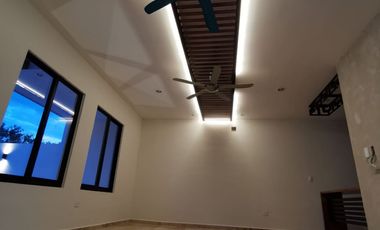 ¡Casa NUEVA! de 4 recámaras, con piscina.