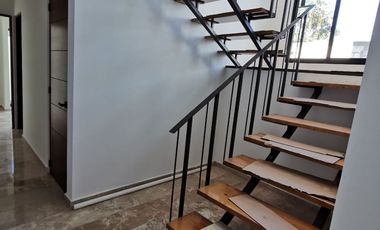 ¡Casa NUEVA! de 4 recámaras, con piscina.