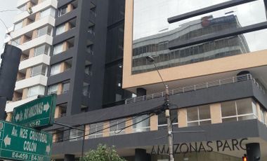 Venta de Oficina en Edificio Elegante Sector Amazonas y Colon