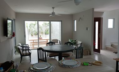 Venta Villa moderna y elegante a 50 mts. del mar, Salinas.