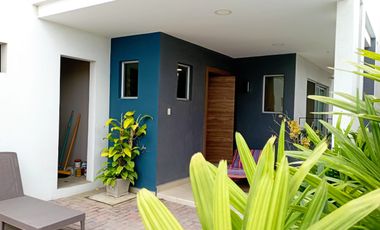 Venta Villa moderna y elegante a 50 mts. del mar, Salinas.