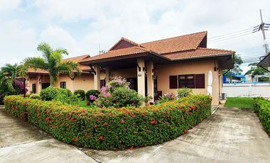Villa near pool, sea and golf in Bang Saen