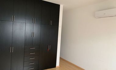 HERMOSA CASA EN PRIVADA IRLANDES SUR, ENSEGUIDA PUNTO B, ESCOBEDO.