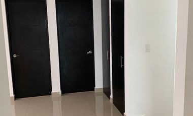 HERMOSA CASA EN PRIVADA IRLANDES SUR, ENSEGUIDA PUNTO B, ESCOBEDO.