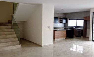 CASA EN VENTA EN PRIVADA EN LOMAS DE CHAPULTEPEC EN ORENSE RESIDENCIAL.