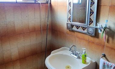 Casa con Terreno en Venta en Esquina, en Xochihuacán, Hidalgo.