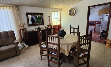 Casa con Terreno en Venta en Esquina, en Xochihuacán, Hidalgo.