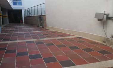 IMPERDIBLE: APARTAMENTO AMOBLADO, PARQUEADERO, ÚTIL Y LOCAL