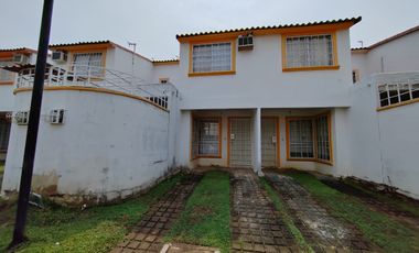 Casa con Alberca en Acapulco Fracc. La Marquesa