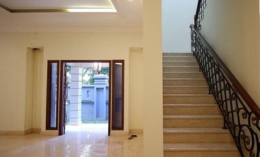 Dijual Rumah Brand New, Classic Modern Style, Karang Tengah Lebak Bulus, Jakarta Selatan