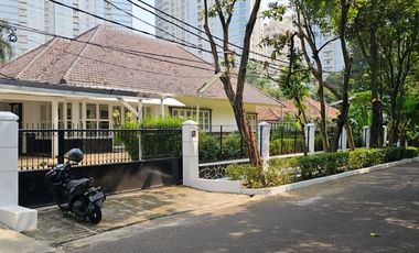 RUMAH BAGUS DEPAN TAMAN at Jl MARTIMBANG, KEBAYORAN BARU