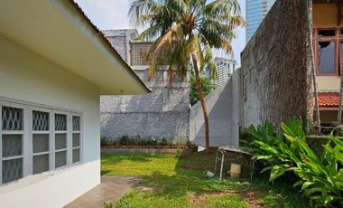 RUMAH BAGUS DEPAN TAMAN at Jl MARTIMBANG, KEBAYORAN BARU