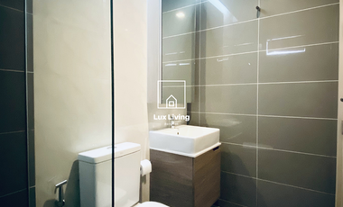 M Thonglor 10 1 bed for Sales, fully furnished, ready to move in. Pet friendly. Close to BTS Thong Lo and BTS Ekkamai.