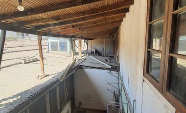 Encantadora Casa Esquinera En La Calera Con 3 Habitaciones, Amplios Espacios Y Departamento Independiente, Cerca De Colegios, Estadio Municipal Y Come