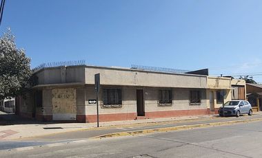 Encantadora Casa Esquinera En La Calera Con 3 Habitaciones, Amplios Espacios Y Departamento Independiente, Cerca De Colegios, Estadio Municipal Y Come