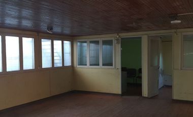 Encantadora Casa Esquinera En La Calera Con 3 Habitaciones, Amplios Espacios Y Departamento Independiente, Cerca De Colegios, Estadio Municipal Y Come