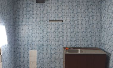 Encantadora Casa Esquinera En La Calera Con 3 Habitaciones, Amplios Espacios Y Departamento Independiente, Cerca De Colegios, Estadio Municipal Y Come