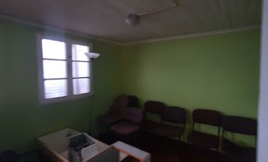 Encantadora Casa Esquinera En La Calera Con 3 Habitaciones, Amplios Espacios Y Departamento Independiente, Cerca De Colegios, Estadio Municipal Y Come