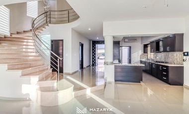 Exclusiva residencial en Club Real Marina Mazatlán