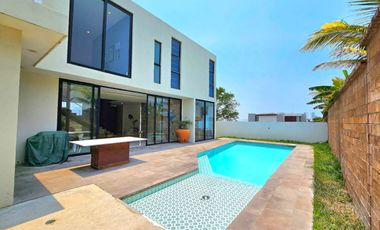 Residencia con Alberca y justo adentro del Campo de Golf en el Residencial Punta Tiburón.