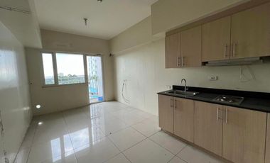 Studio unit for sale with balcony, SMDC Breeze Residences in Pasay Roxas Boulevard