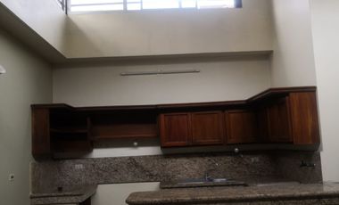 Kennedy Norte Alquiler de grande casa de dos areas con uso de suelo comercial - excelente ubicación (J Luna)