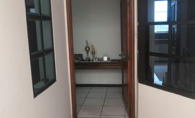 Kennedy Norte Alquiler de grande casa de dos areas con uso de suelo comercial - excelente ubicación (J Luna)