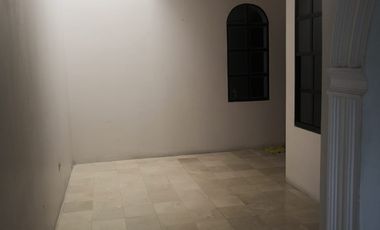 Kennedy Norte Alquiler de grande casa de dos areas con uso de suelo comercial - excelente ubicación (J Luna)