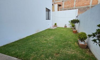 CASA NUEVA EN VENTA EN ZONA ESMERALDA, PUERTA ALICANTE