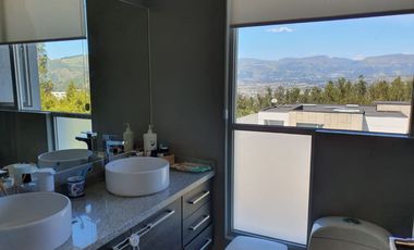 Casa en venta en Cumbayá, Quito, Ecuador