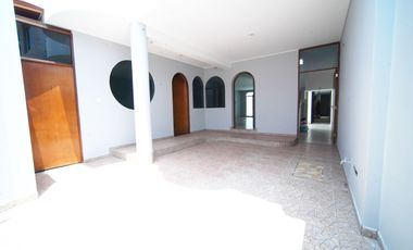 Venta de Casa en Los Cedros de Villa, Vista Al Parque, Chorrillos, UPC