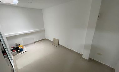 Casa comercial en renta - Fundadores