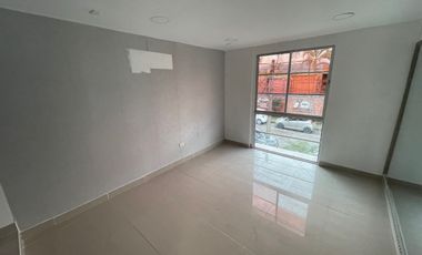 Casa comercial en renta - Fundadores