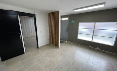Casa comercial en renta - Fundadores