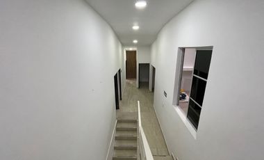Casa comercial en renta - Fundadores