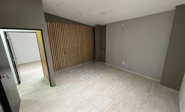 Casa comercial en renta - Fundadores