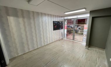 Casa comercial en renta - Fundadores
