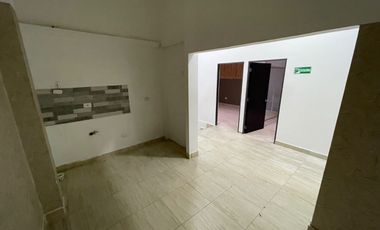 Casa comercial en renta - Fundadores